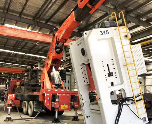 景县附近随车吊出租，轻松解决运输难题