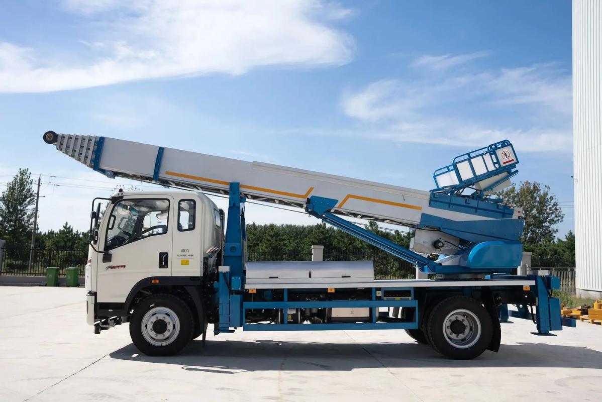 景县云梯上料车租赁费用