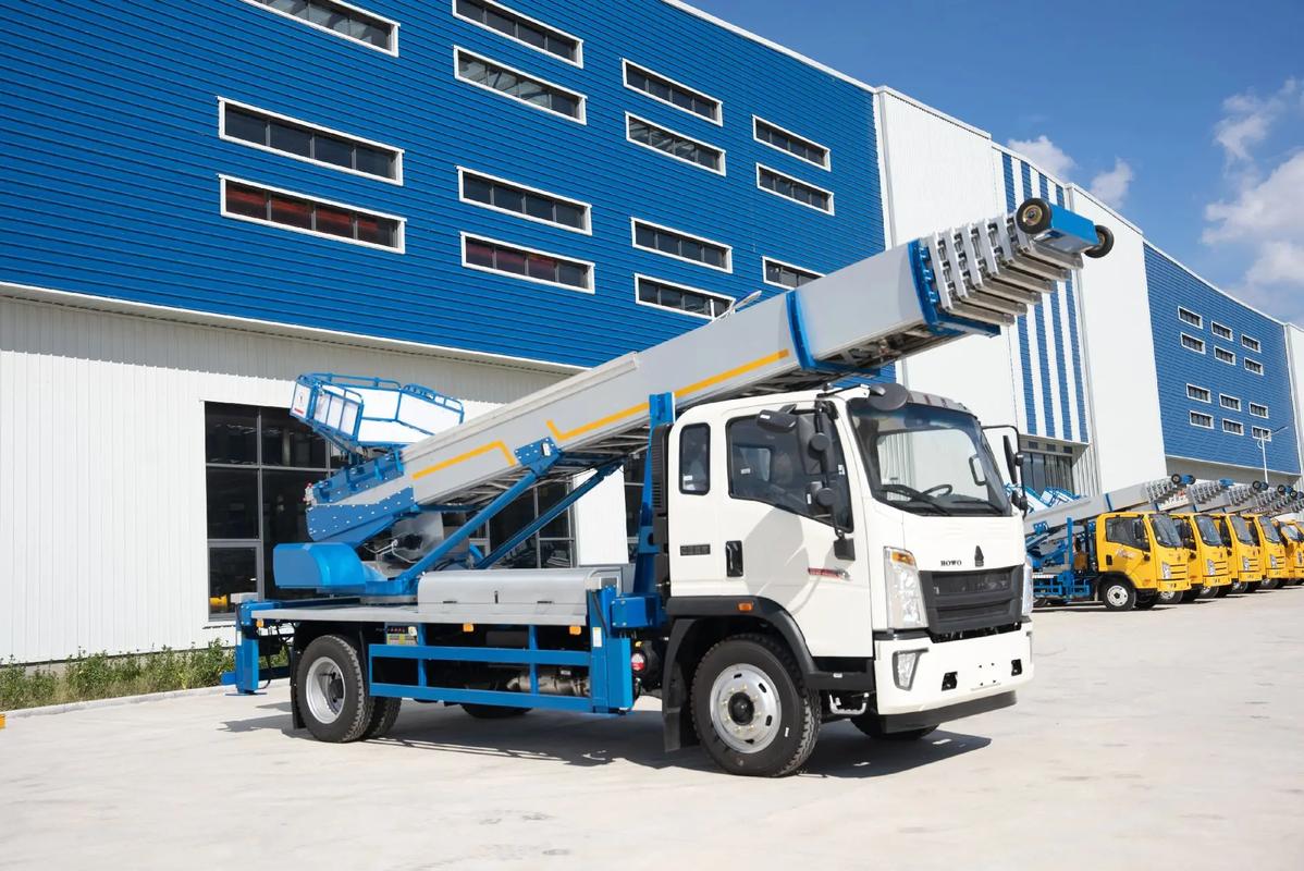 景县出租云梯车高空作业车 建筑垃圾搬运